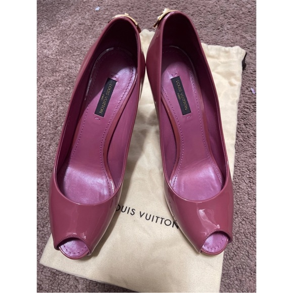 Excellent condition peep toed Louis Vuitton pumps - Picture 2 of 6